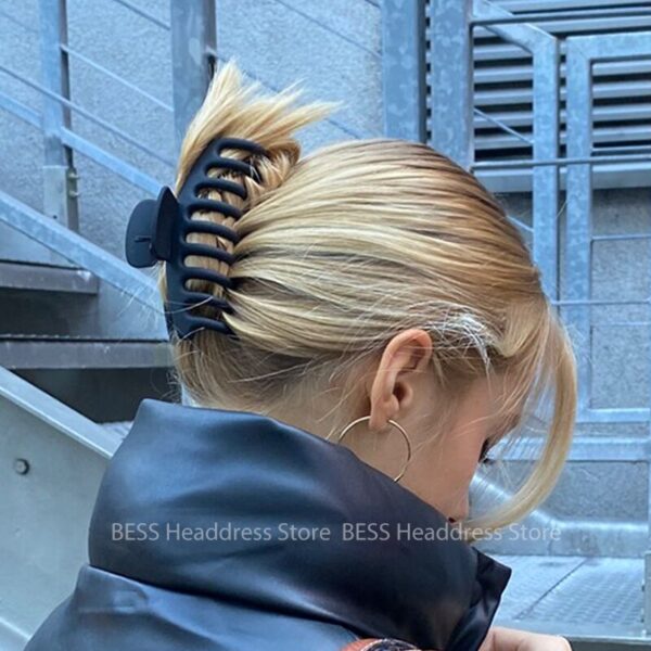 1PC Korean Solid Large Hair Claw Elegant Acrylic Hairpins Barrette Crab Hair Clips for Women Girls Headwear Hair Accessories - Image 2