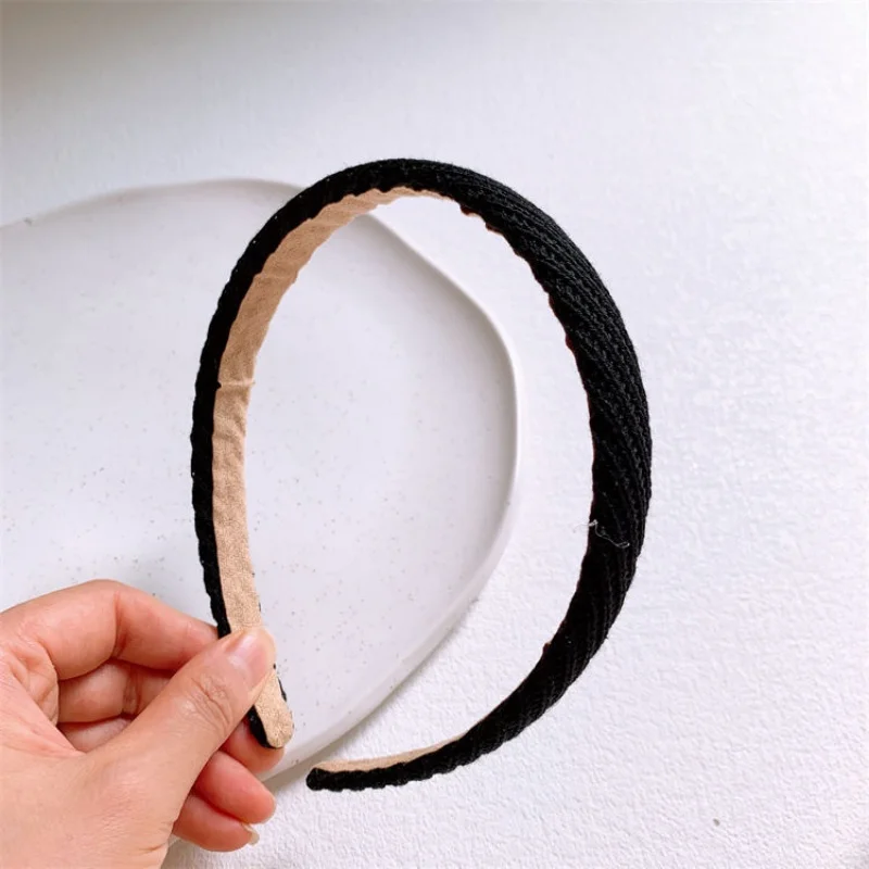 1 autumn and winter knitted wool headband net red new face wash headband small simple white hair card headwear female - Image 6