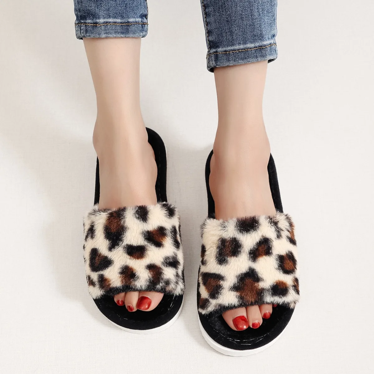 Autumn Winter Leopard Print Slippers Women's Fashion Plush Fur Slides Home Flip Flops Indoor Warm EVA Anti Slip Living Room Shoe Autumn Winter Leopard Print Slippers Women's Fashion Plush Fur Slides Home Flip Flops Indoor Warm EVA Anti Slip Living Room Shoe
