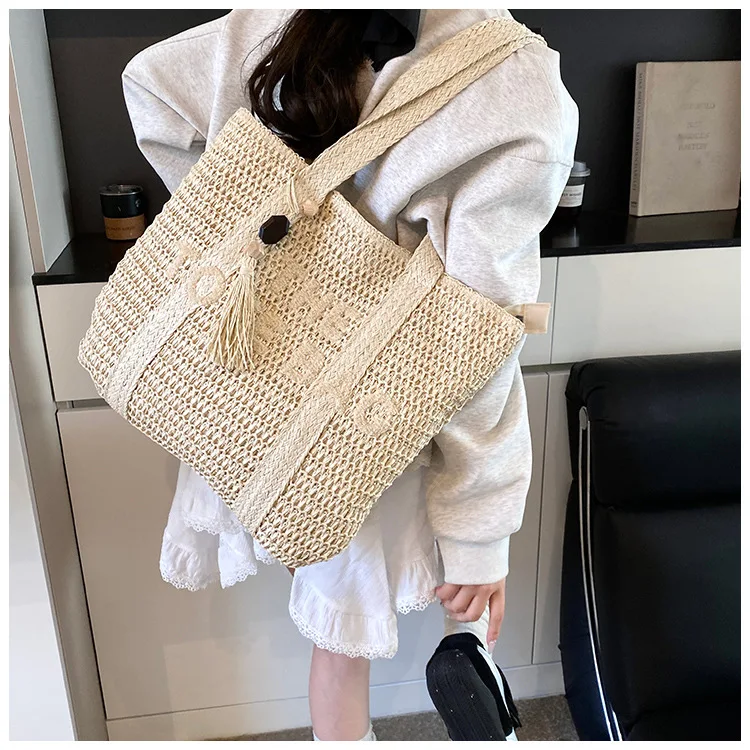 Travel large capacity grass woven bag for women 2025 new high-end handmade woven shoulder bag, beach vacation tote bag