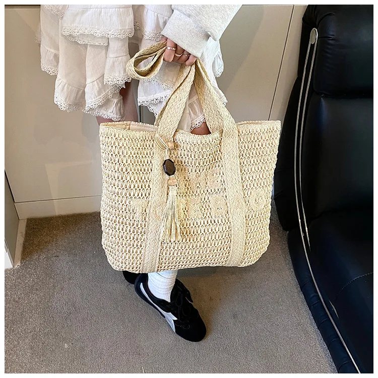 Travel large capacity grass woven bag for women 2025 new high-end handmade woven shoulder bag, beach vacation tote bag