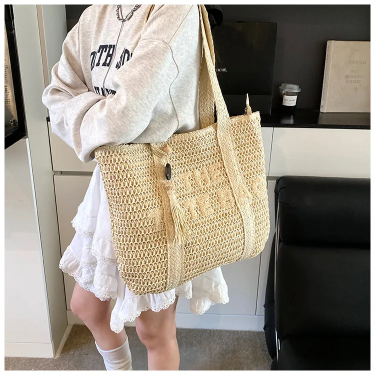 Travel large capacity grass woven bag for women 2025 new high-end handmade woven shoulder bag, beach vacation tote bag