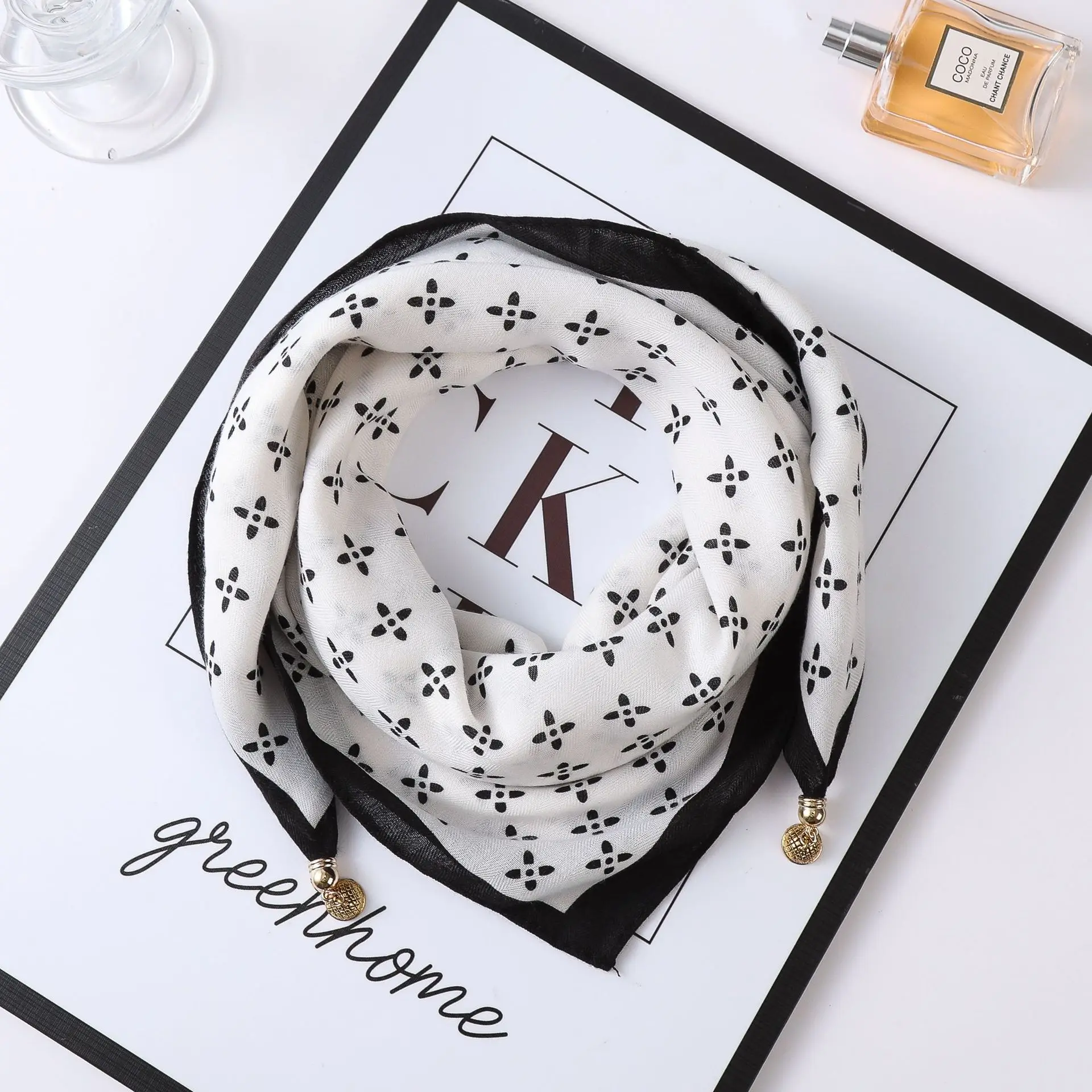 Luxury Magnetic Buckle Silk Scarf Women Soft Satin Neckerchief Female Autumn Winter Warmth Cold Resistance Fashion Square Scarve Luxury Magnetic Buckle Silk Scarf Women Soft Satin Neckerchief Female Autumn Winter Warmth Cold Resistance Fashion Square Scarve