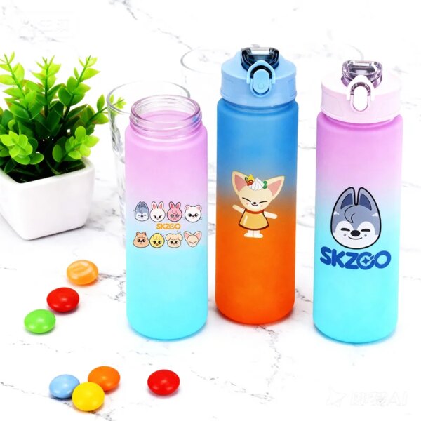 Skzoo Anime Water Bottle Gradient Drinking Cup Outdoor Portable Girls Women Fans Merch Drinking Kettle 750ml Leakproof Bottles