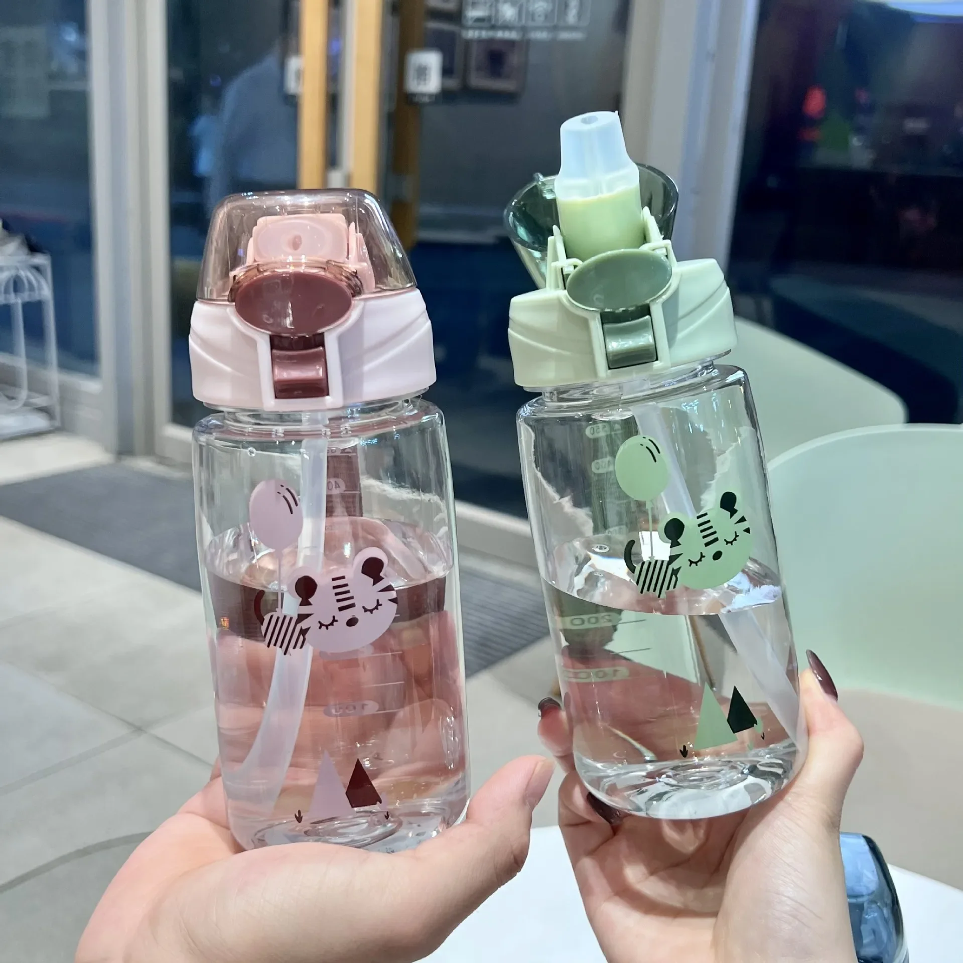 550ml Kids Sippy Cup Water Bottles Creative Cartoon Feeding with Straws and Lids Spill Proof Portable Toddlers Beverage Cups